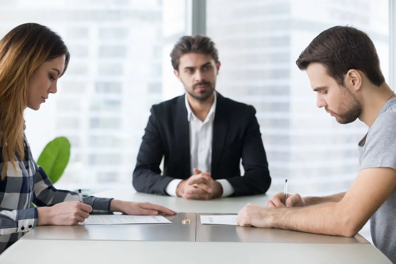 How EH Mediation Guides Couples Toward Fair and Balanced Outcomes Oswestry